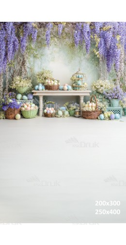 Tło fotograficzne wiosenne z fioletową glicynią i pastelowymi jajkami | E576